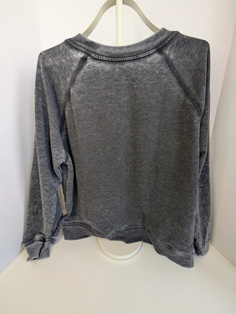⚡ Recycled Karma Def Leppard "Love Bites" Graphic Sweatshirt 🖤 - Picture 10 of 13